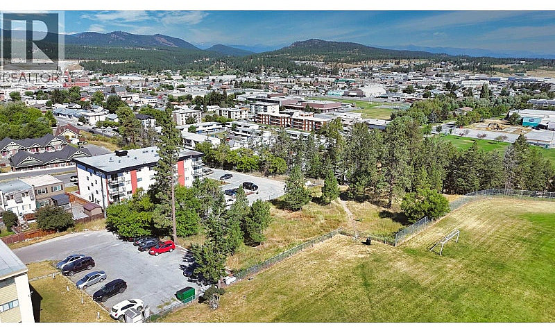 114 17A Avenue S Cra...