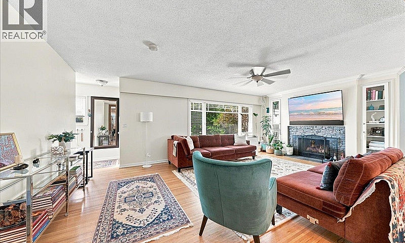1617 Stella Place Po...
