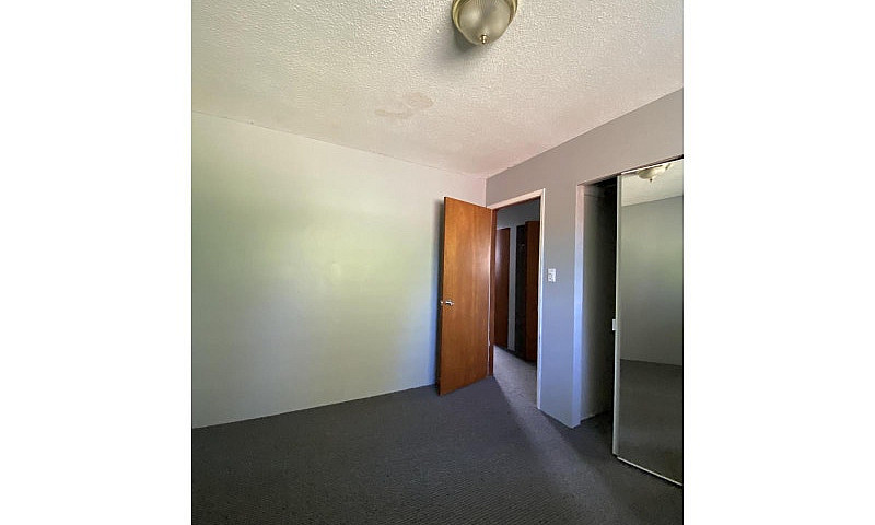 15855 Vine Avenue Wh...