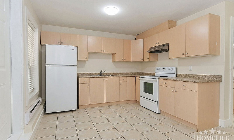 Bright & Spacious 2 ...