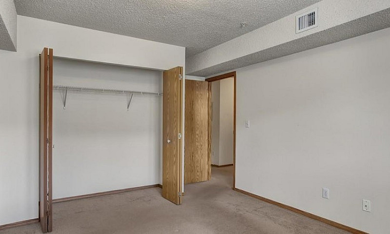 Spacious 2 Bedroom A...