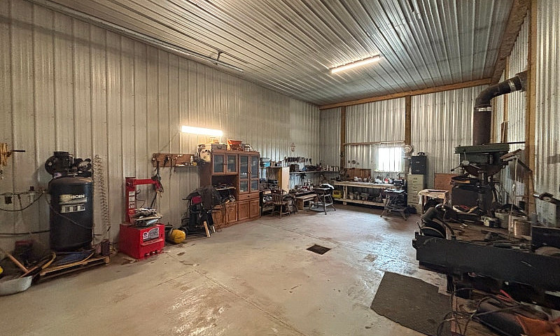 286 Acres & Yard Sit...