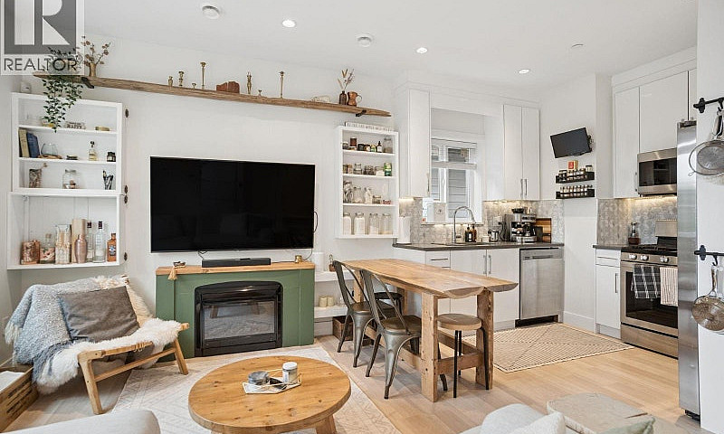 1604 E 36Th Avenue V...