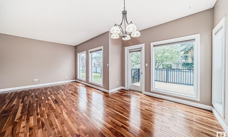 1 Longview Cr Spruce...