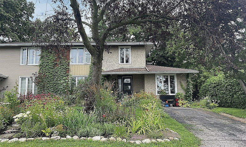 $409,900 - Semi-Deta...