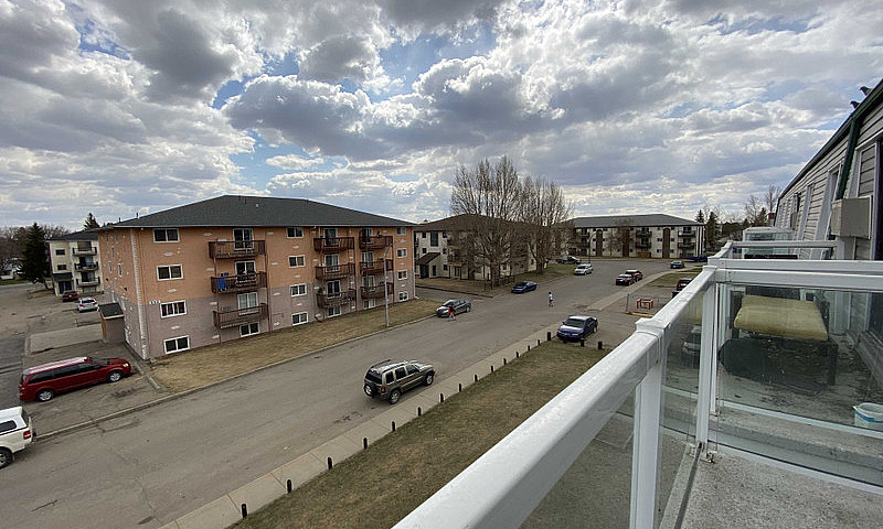 Meadow Green Apartme...