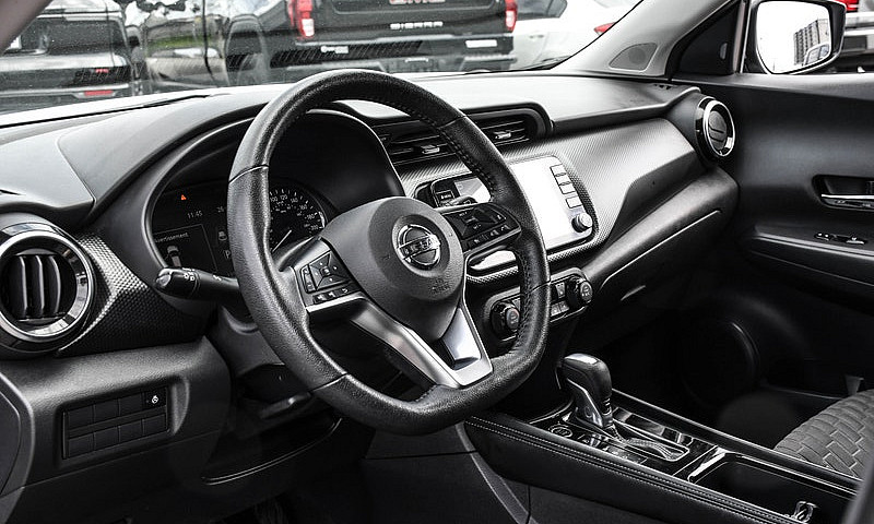 2021 Nissan Kicks Sv...