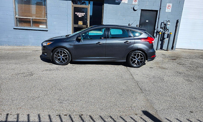 2017 Ford Focus Se *...