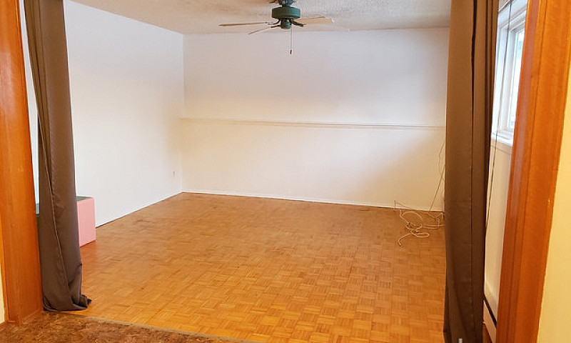 Studio Condo-Edmonto...