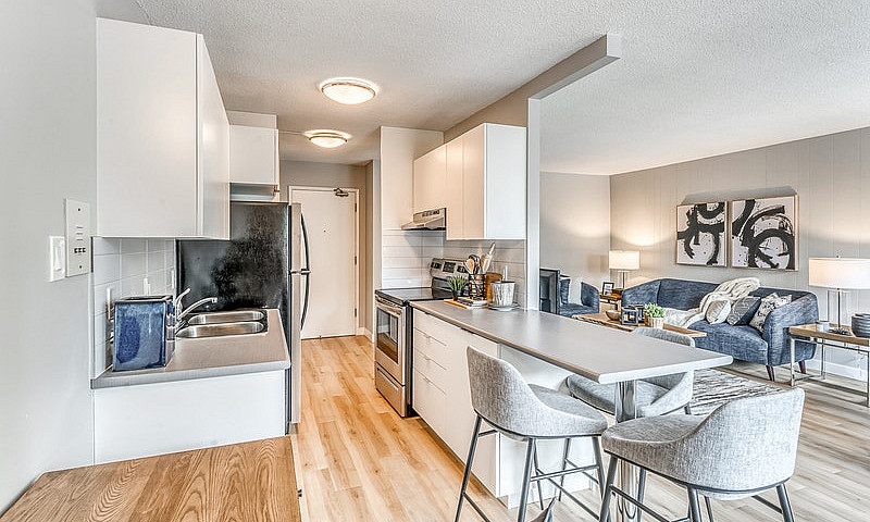 Garneau Place - 1 Be...