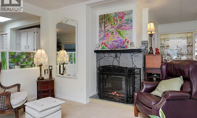 2166 Summergate Blvd...