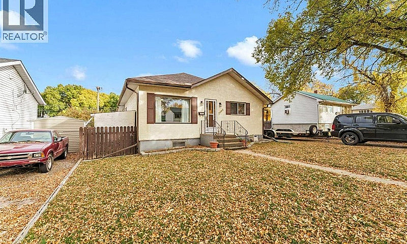 2685 15 Avenue Se Me...