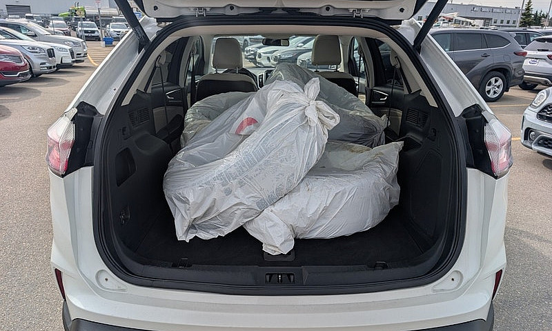2022 Ford Edge...