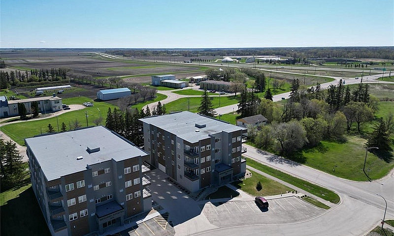 315 Oxford Common Co...