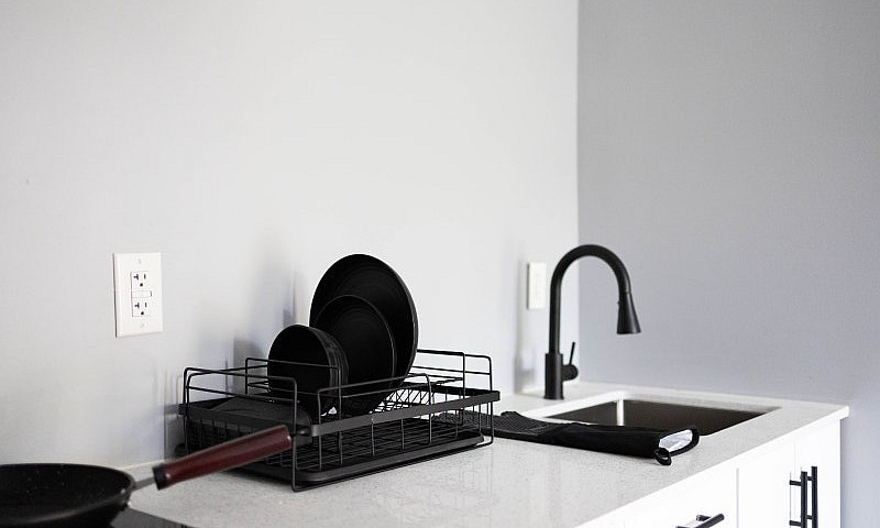 Bachelor Apartment F...