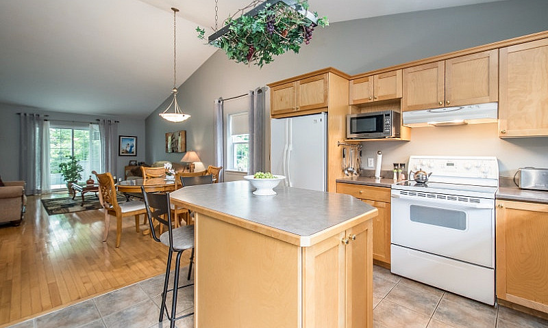 Condo In Dieppe...