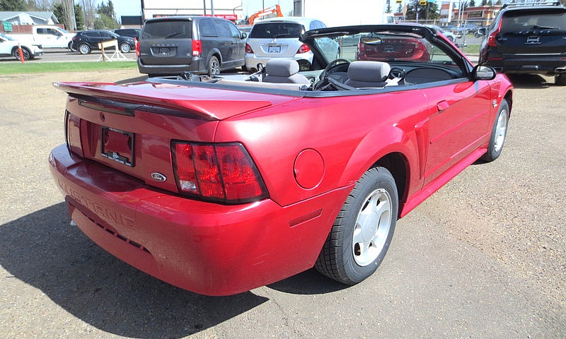 1999 Ford Mustang 35...