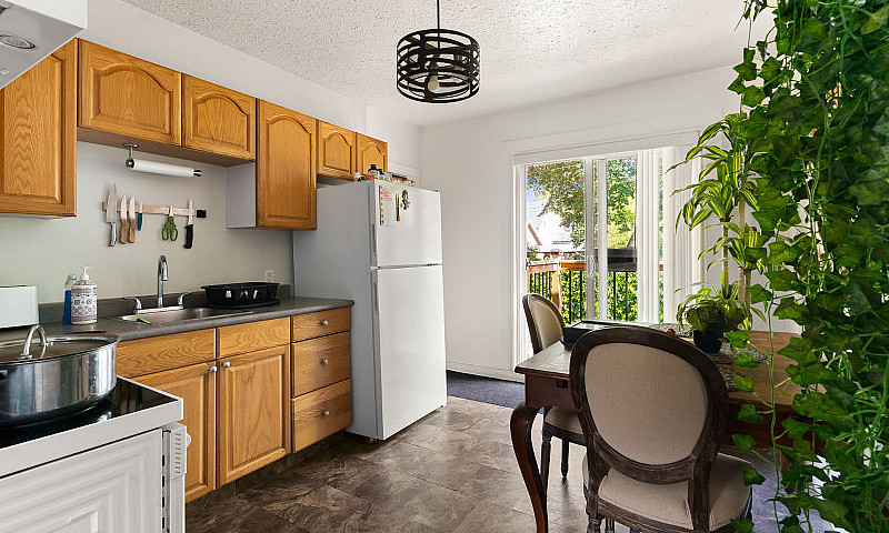 822-824 13Th Ave - S...