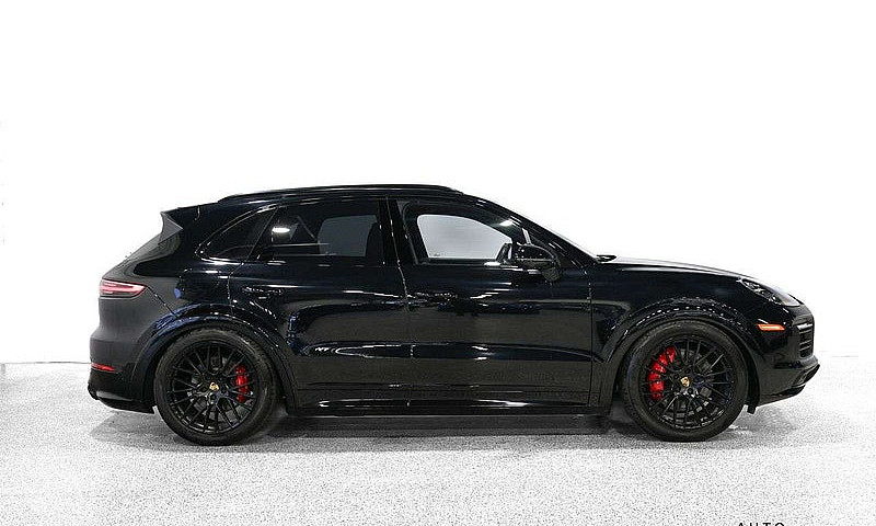 2023 Porsche Cayenne...