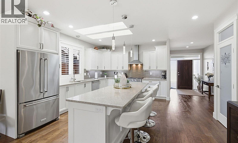158 Skylark Ave Park...
