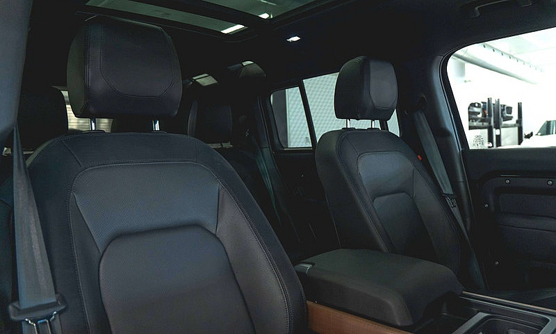 2024 Land Rover Defe...