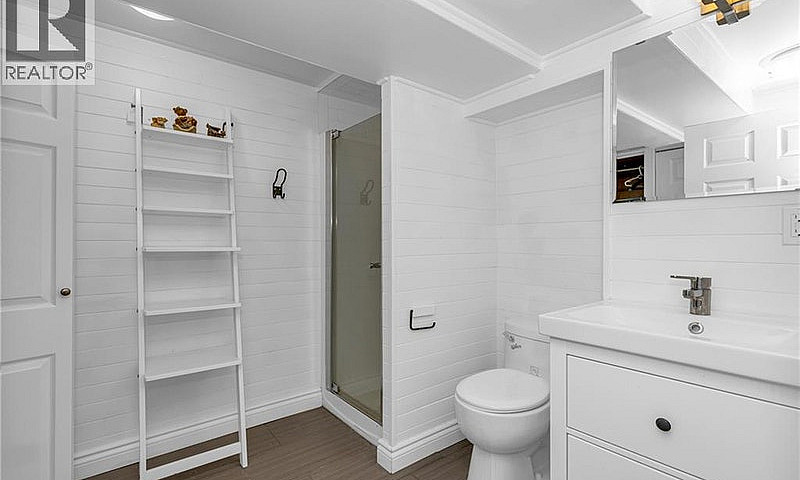 16 Glebe Court Hamil...