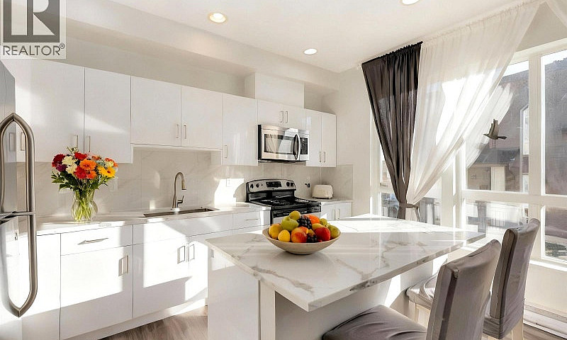 50 160 Pembina Stree...