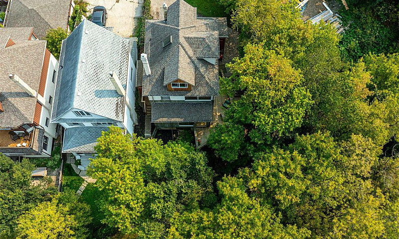 4-Bedroom House In W...