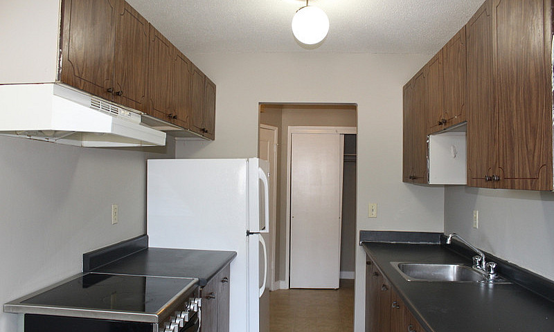 Al Ritchie Apartment...
