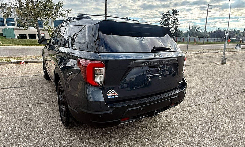 2022 Ford Explorer T...