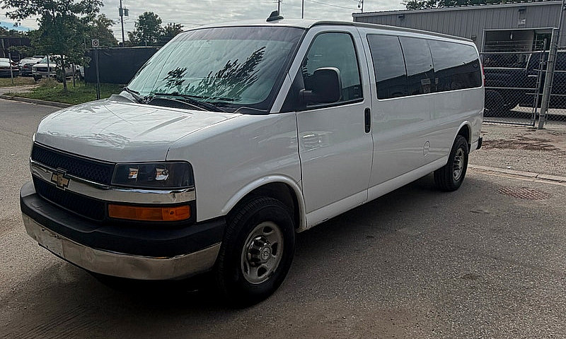 2017 Gmc  Savanah 15...