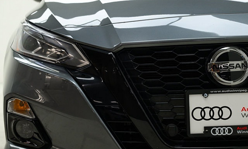 2022 Nissan Altima 2...