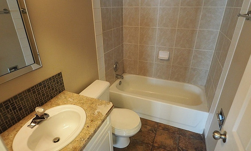 2 Bedroom Condo! In-...