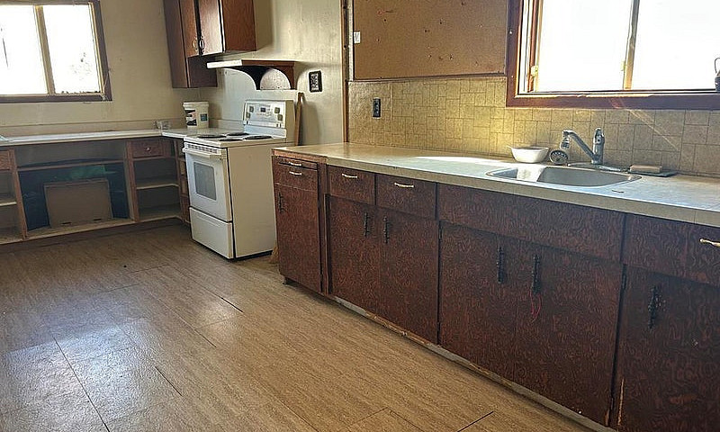214 6Th Avenue Nw Mi...