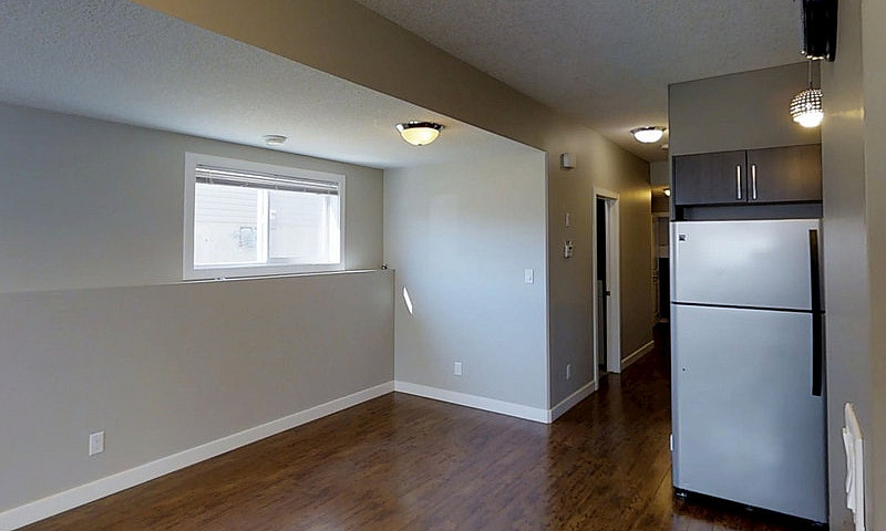 #1744- 2 Bedroom Low...