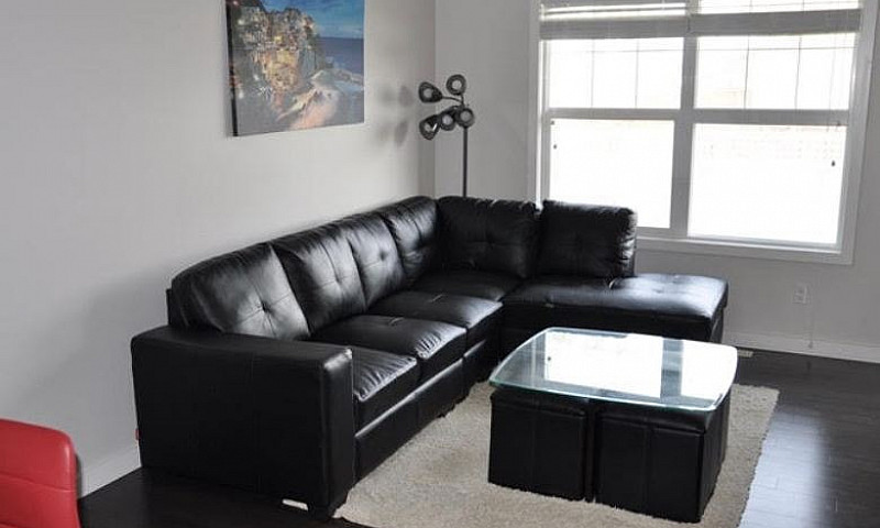 Rosewood - Upscale 3...