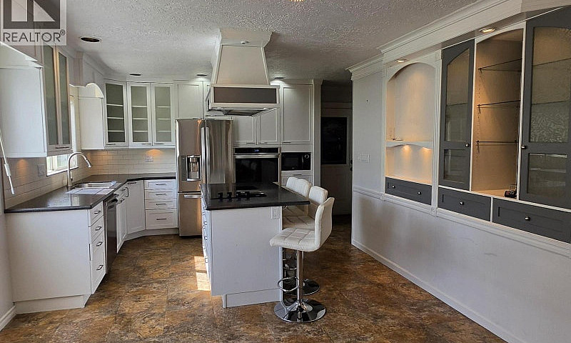 241 S Enemark Road Q...