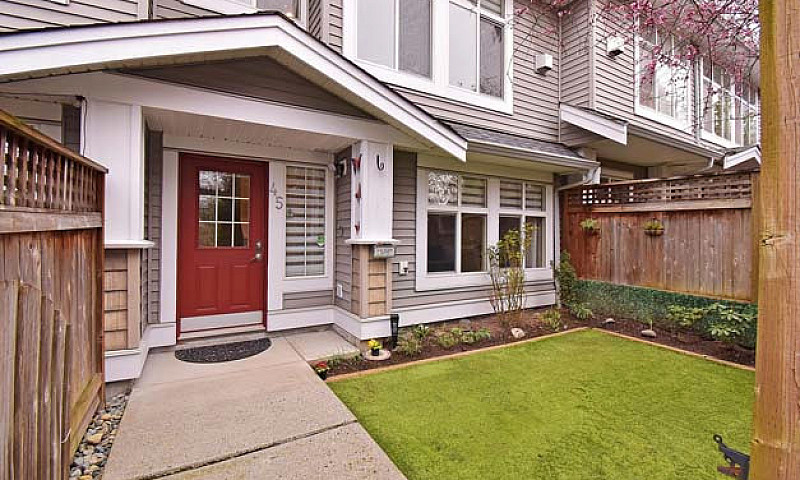 Popular Townhome Com...