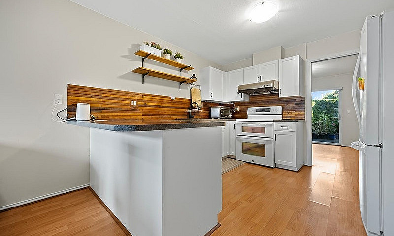 204 16233 82 Avenue ...
