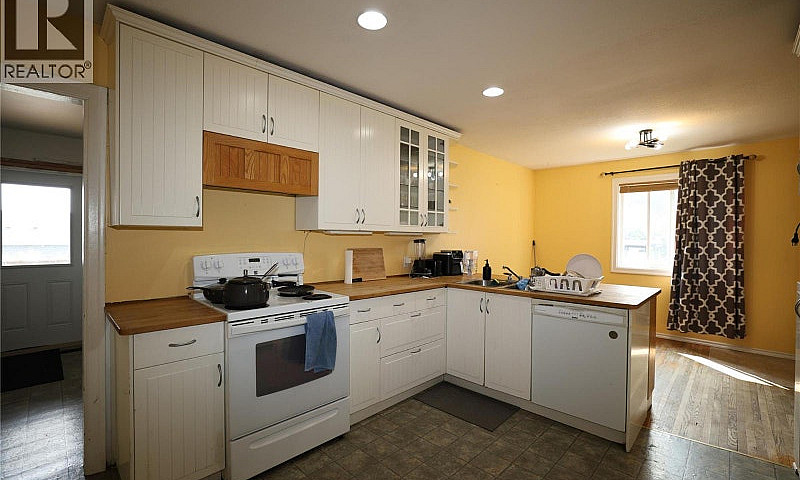 3305 Erickson Road E...