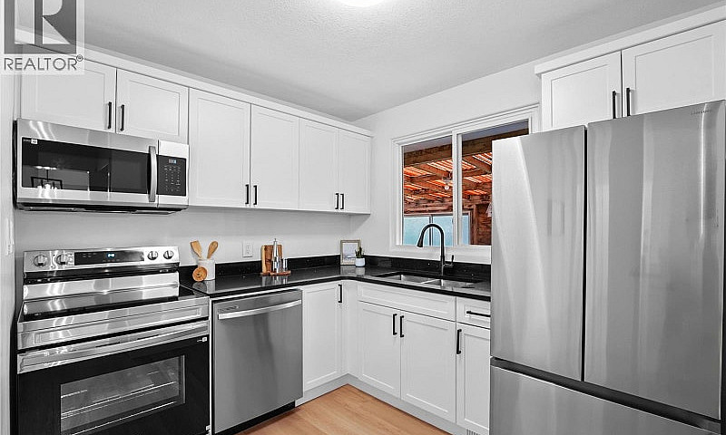 5004 1St Avenue Regi...