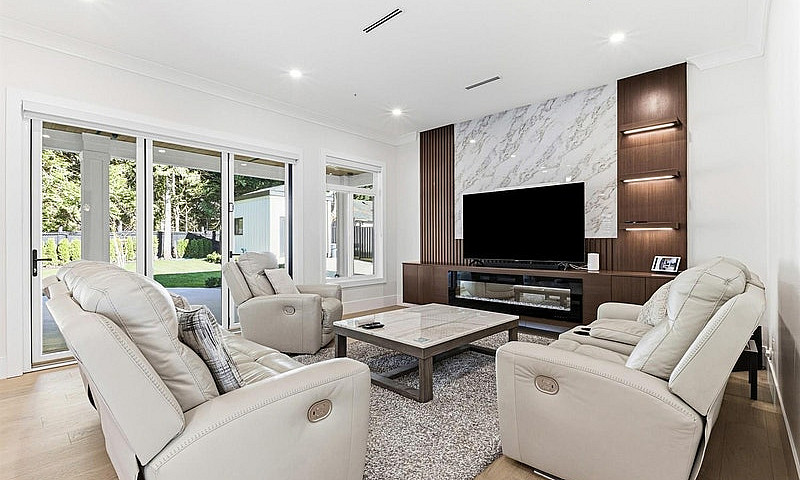 6460 Mckenzie Drive ...
