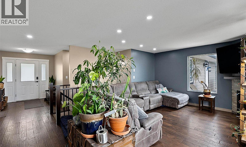 895A Georgeann Road ...