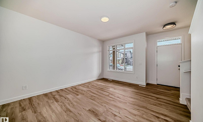 2622 62 St Sw Edmont...