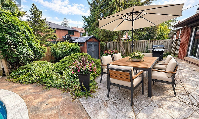 35 Tofino Crescent T...