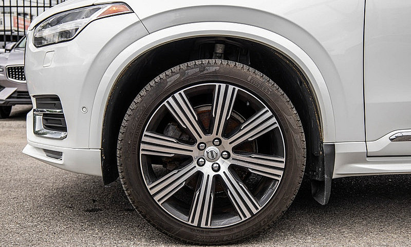 2023 Volvo Xc90...