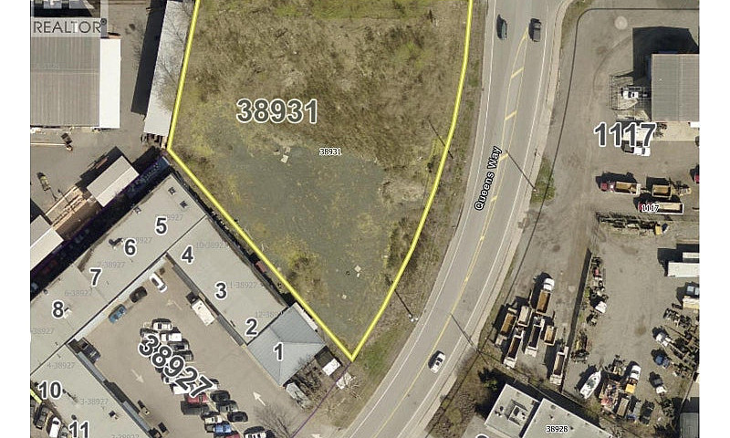 38931 Queens Way Squ...