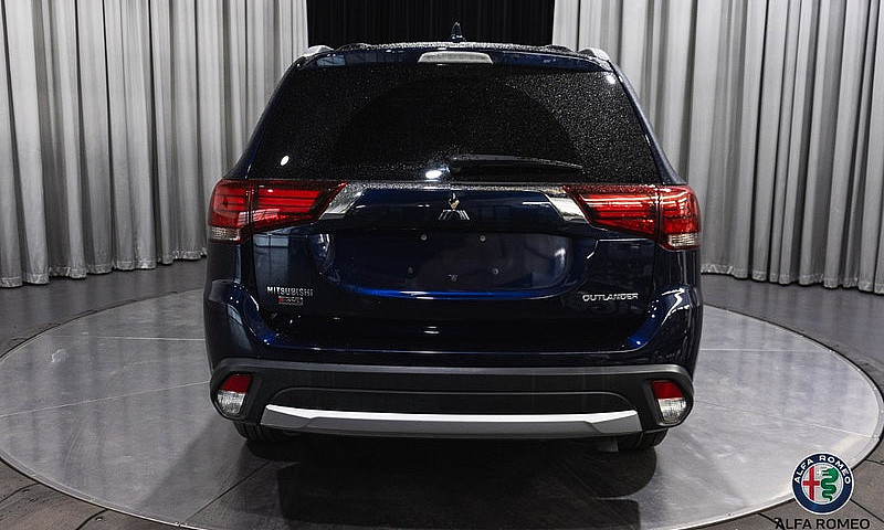 2018 Mitsubishi Outl...