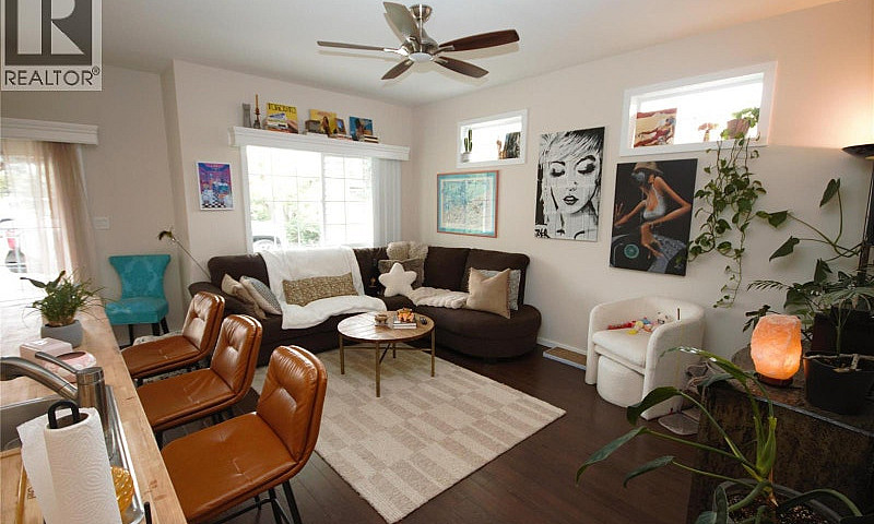 6466 Park Drive Oliv...