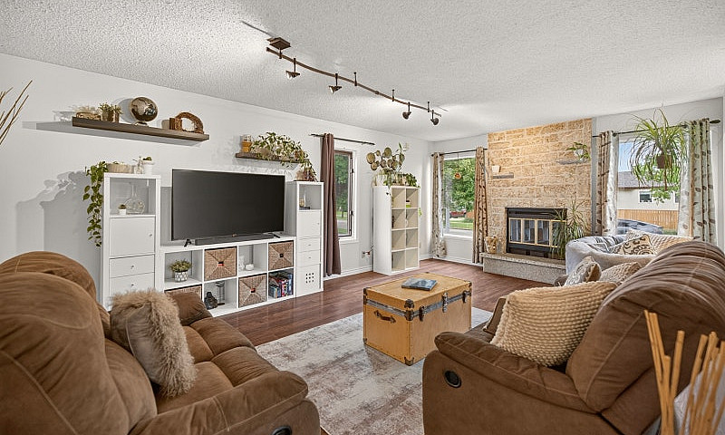 For Sale! 290 Burlan...